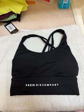Lululemon x Seek Discomfort Energy Bra Longline Size 2 Black